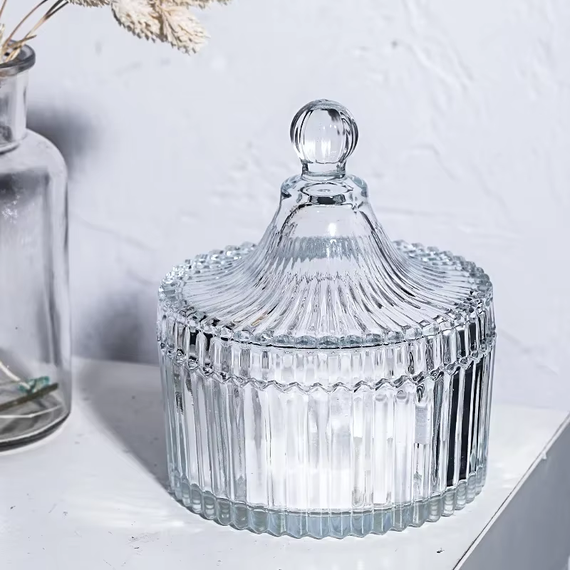 Boîte en verre avec couvercle