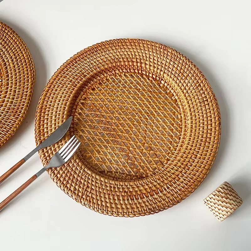 Assiette en rotin naturel faite à la main
