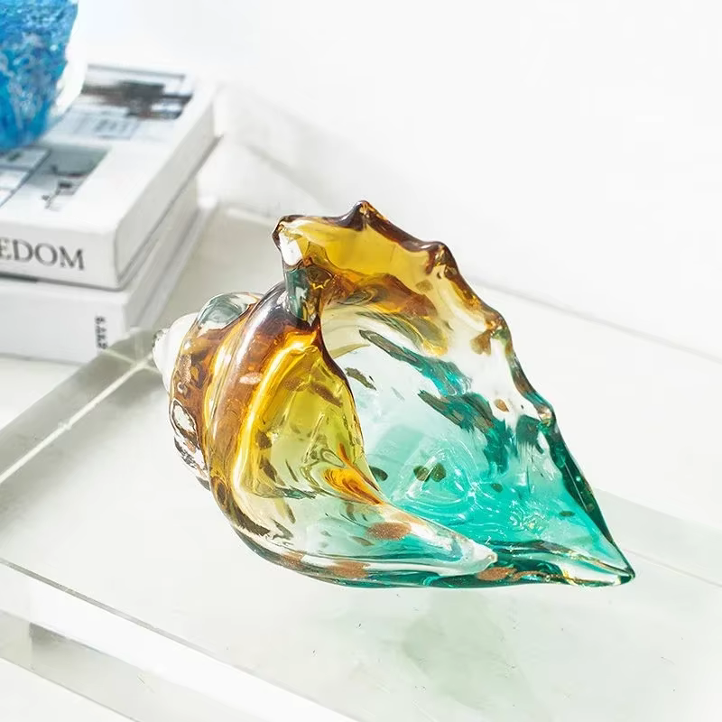 Statue de coquille colorée en verre Transparent
