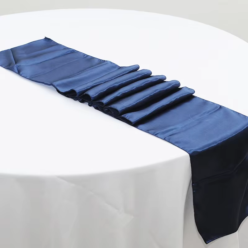 Chemin de Table en Satin Bordeaux pour Tables à Manger Rondes