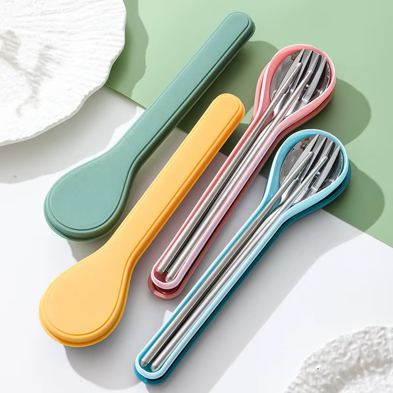 Ensemble de couverts portables avec étui de rangement