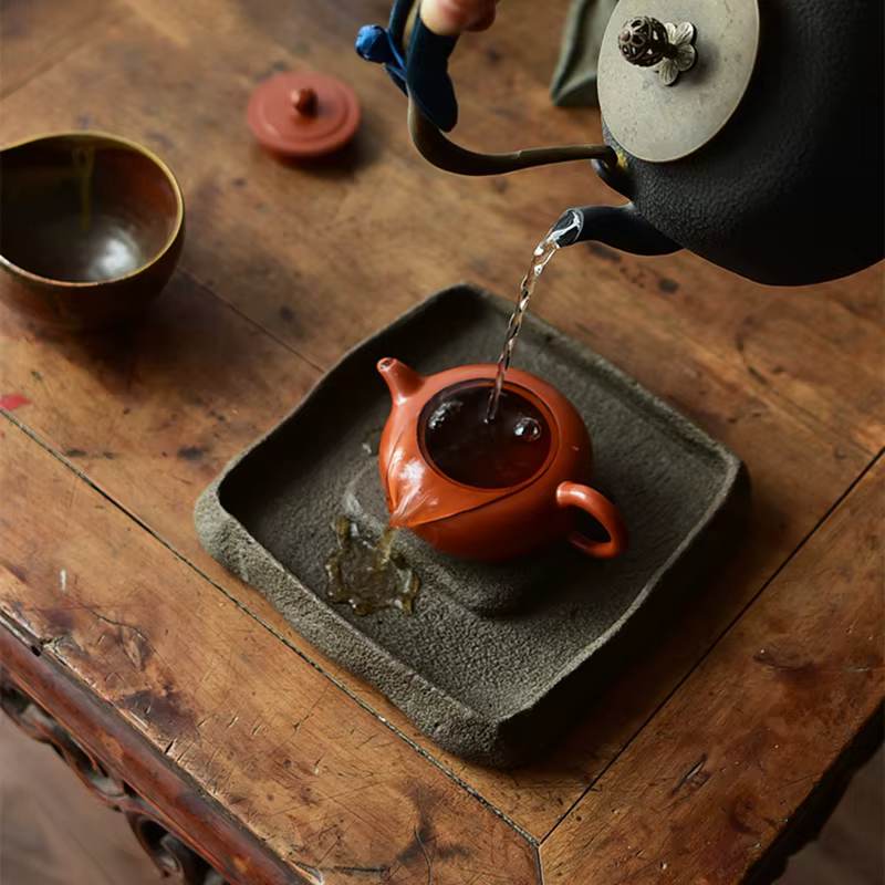 Théière de stockage d'eau antique