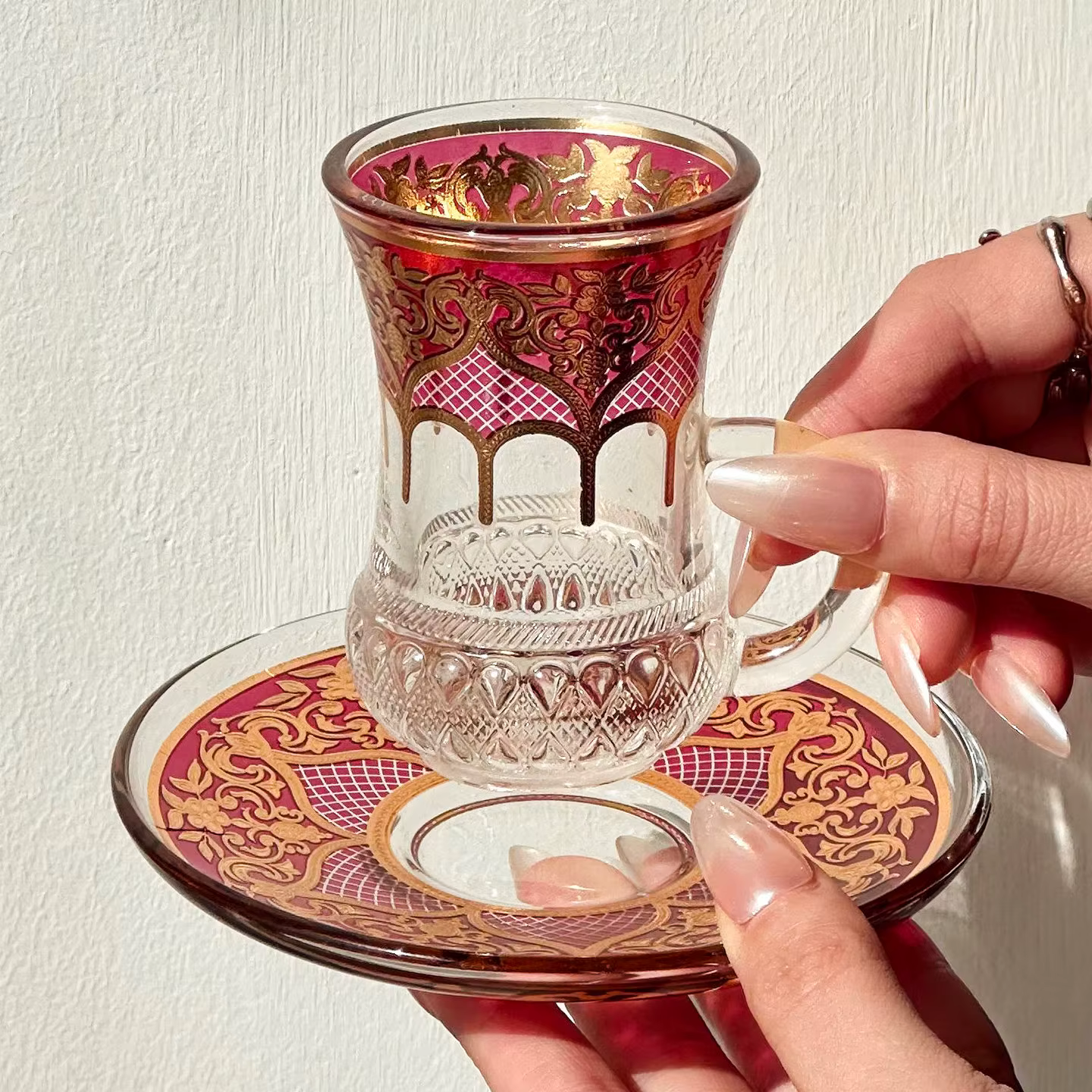 Ensemble de 2 tasses à thé turques en verre avec assiettes