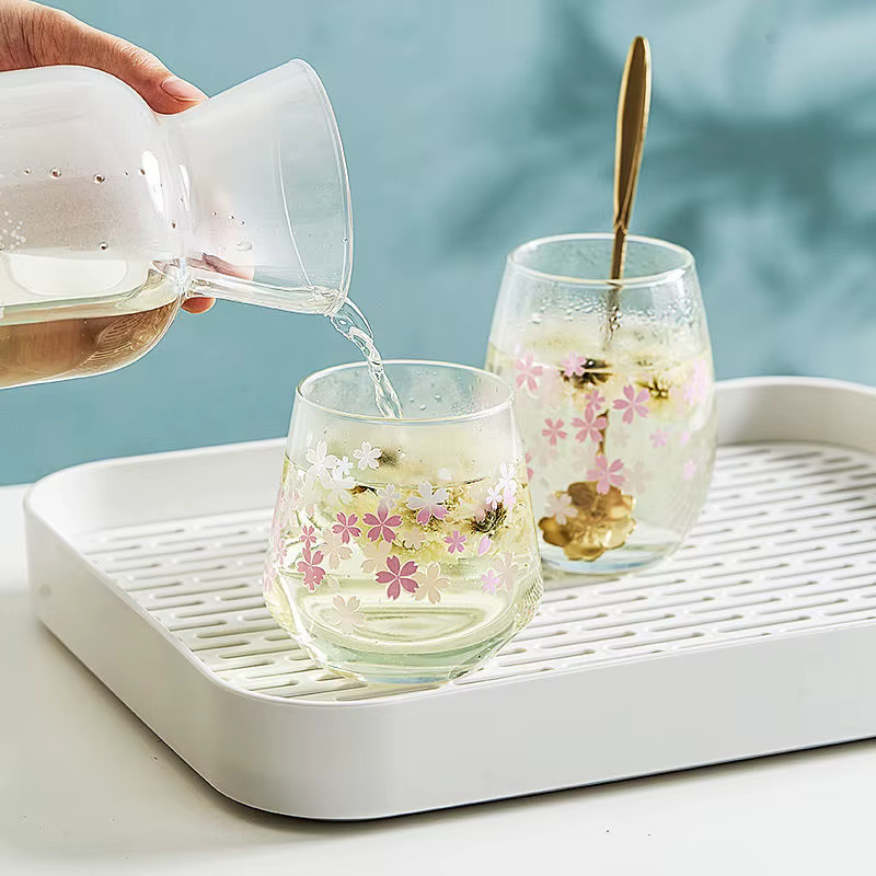Tasse en verre Sakura sans fleur pour changement de document