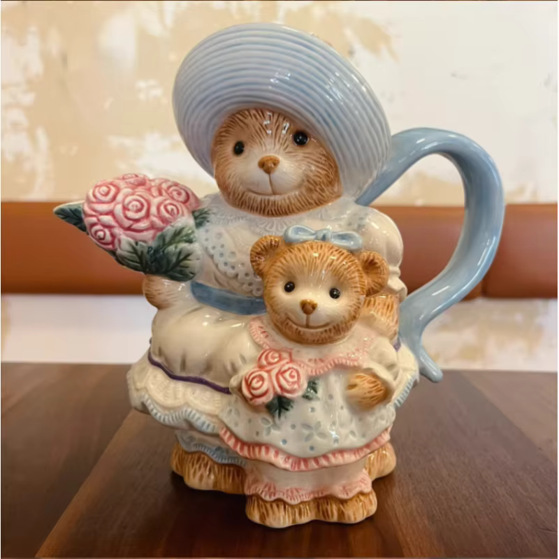 Théière et tasse à thé en céramique peinte à la main