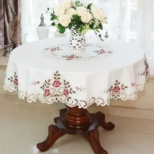 Nouvelle nappe en dentelle