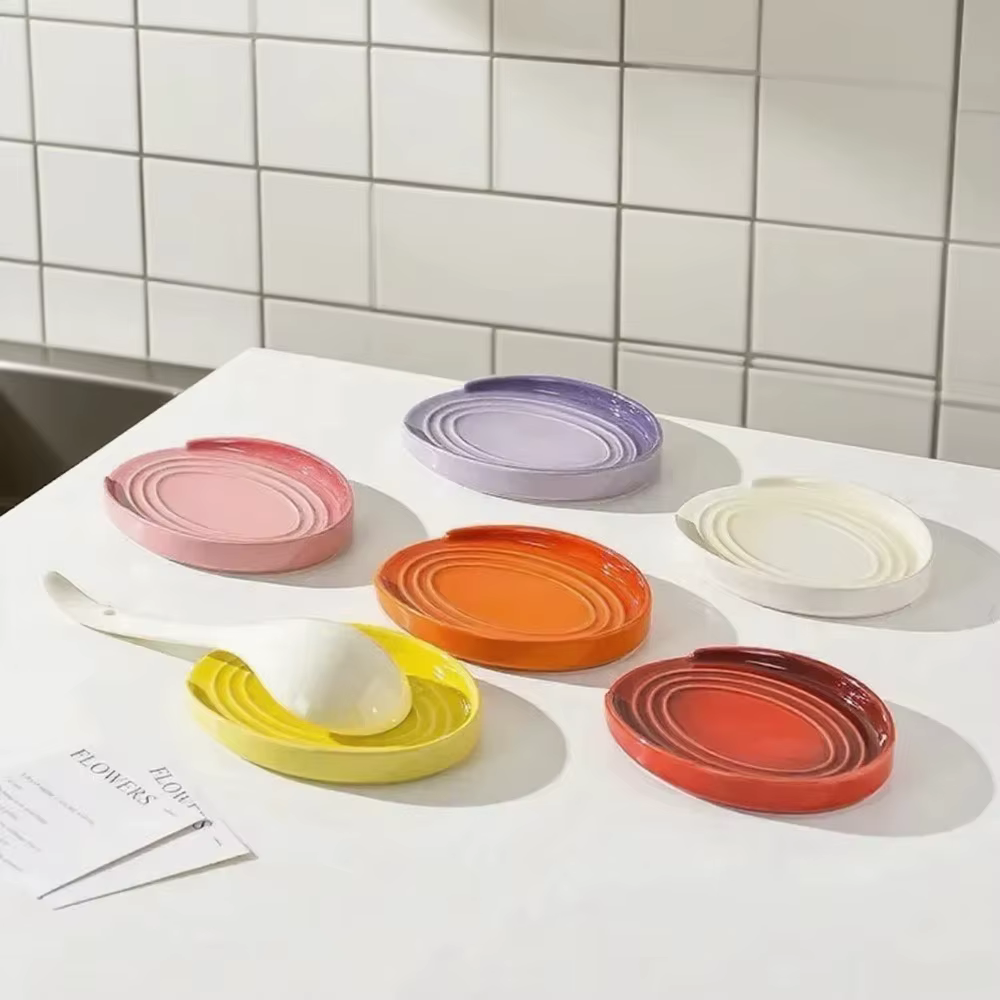 Repose-cuillère en porcelaine