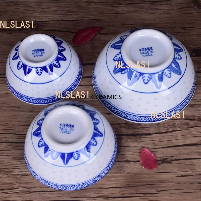 Filles à soupe ramen en porcelaine bleu et blanc