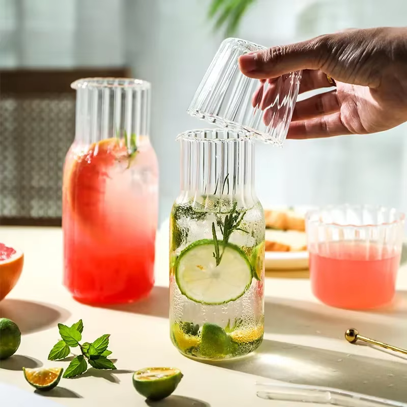 Carafe en verre avec ensemble de verres