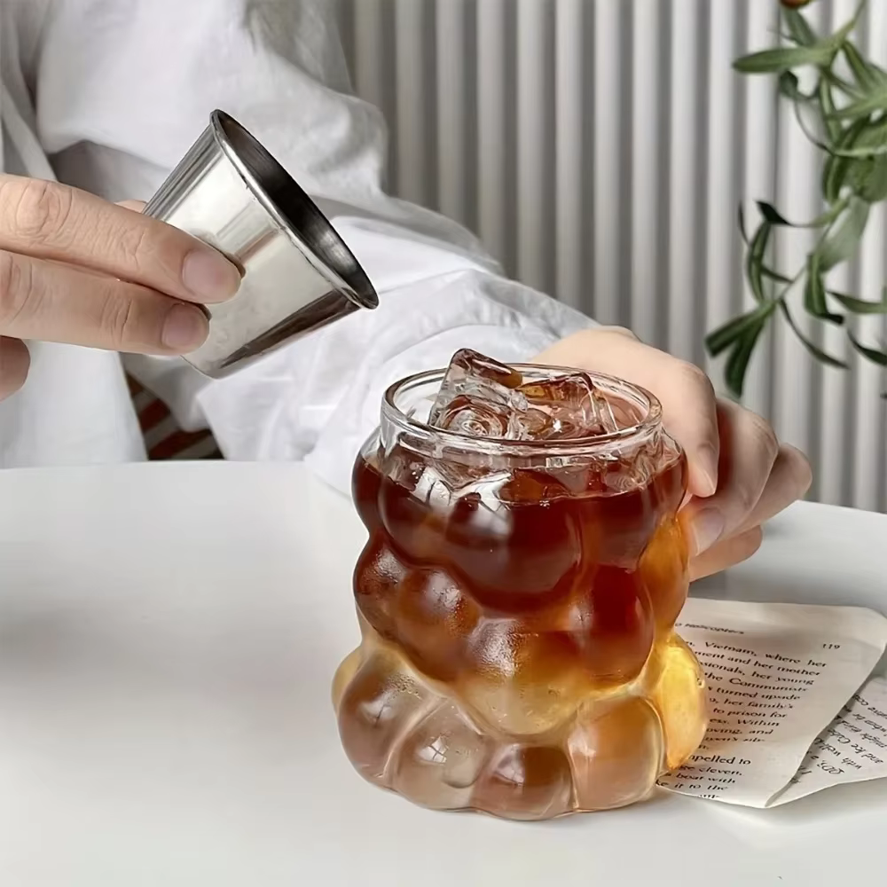Tasse à café en verre de raisin pour boire