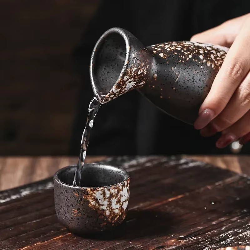 Distributeur de Saké Izakaya Japonais en Céramique Vintage