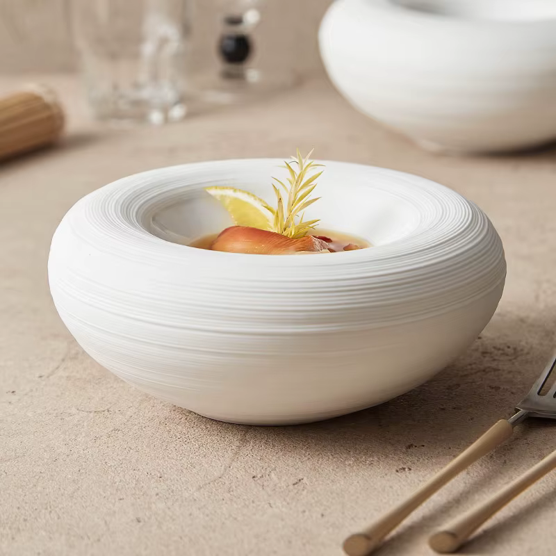 Assiettes doublées en céramique pour usage domestique