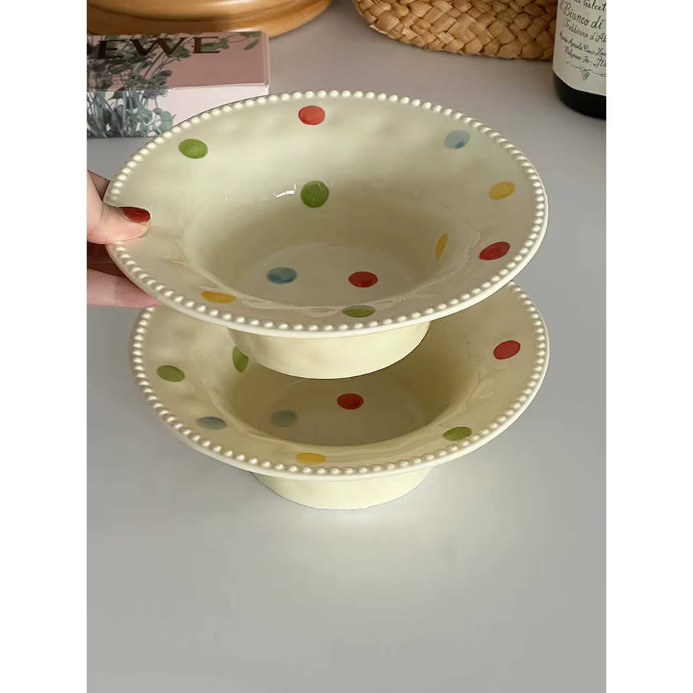 Assiette à pois Bolka en porcelaine de Style coréen