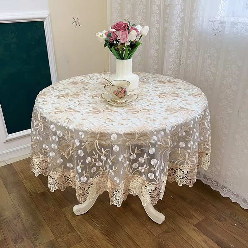 Nouvelle nappe en dentelle