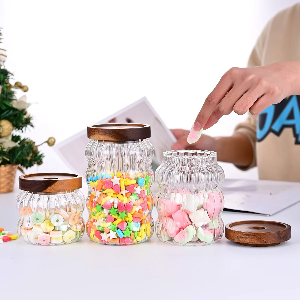 Bouteilles de rangement en verre rayé avec couvercle en bois