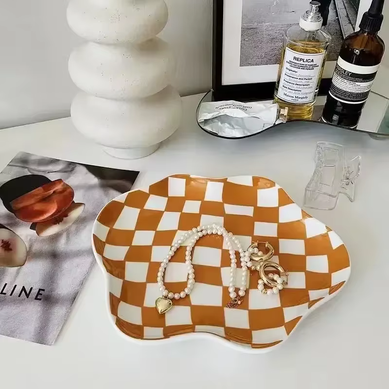 Assiette nuage irrégulière vaisselle design