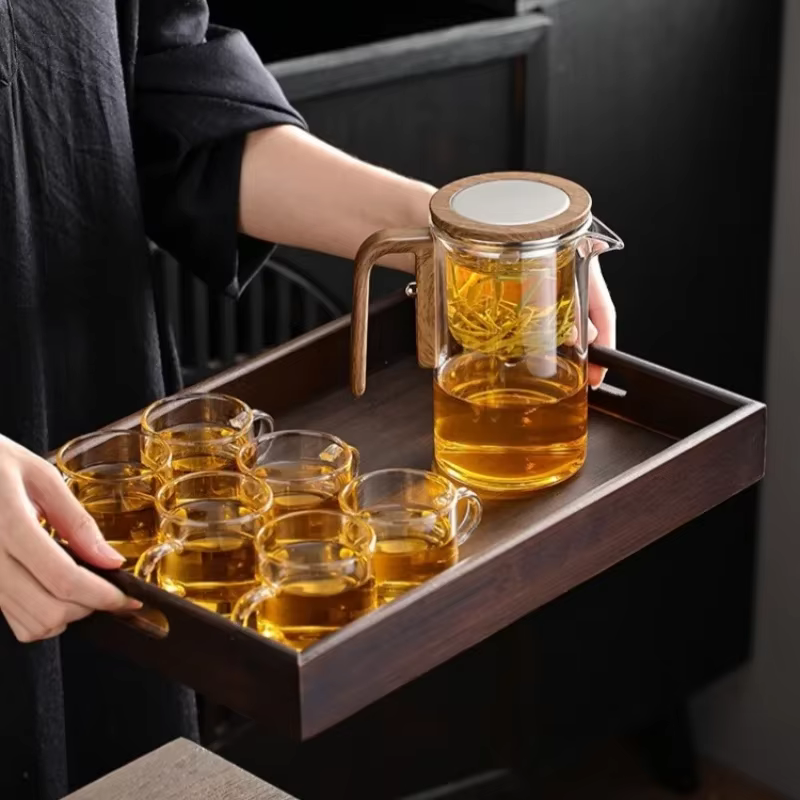 Théière en verre filtrant en un clic