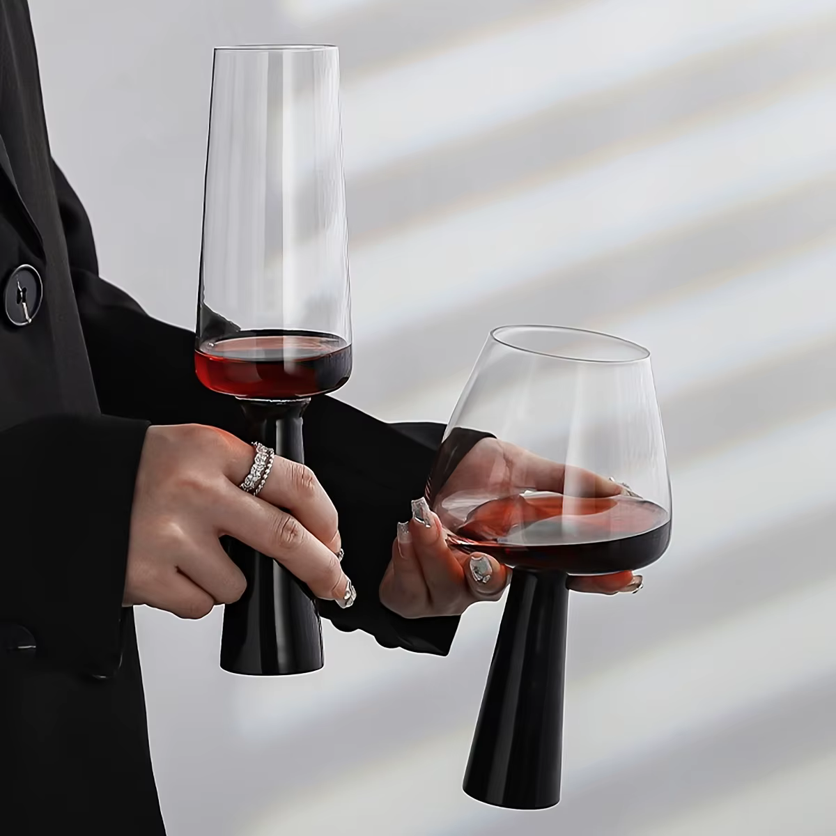 Verre à pilier noir rétro