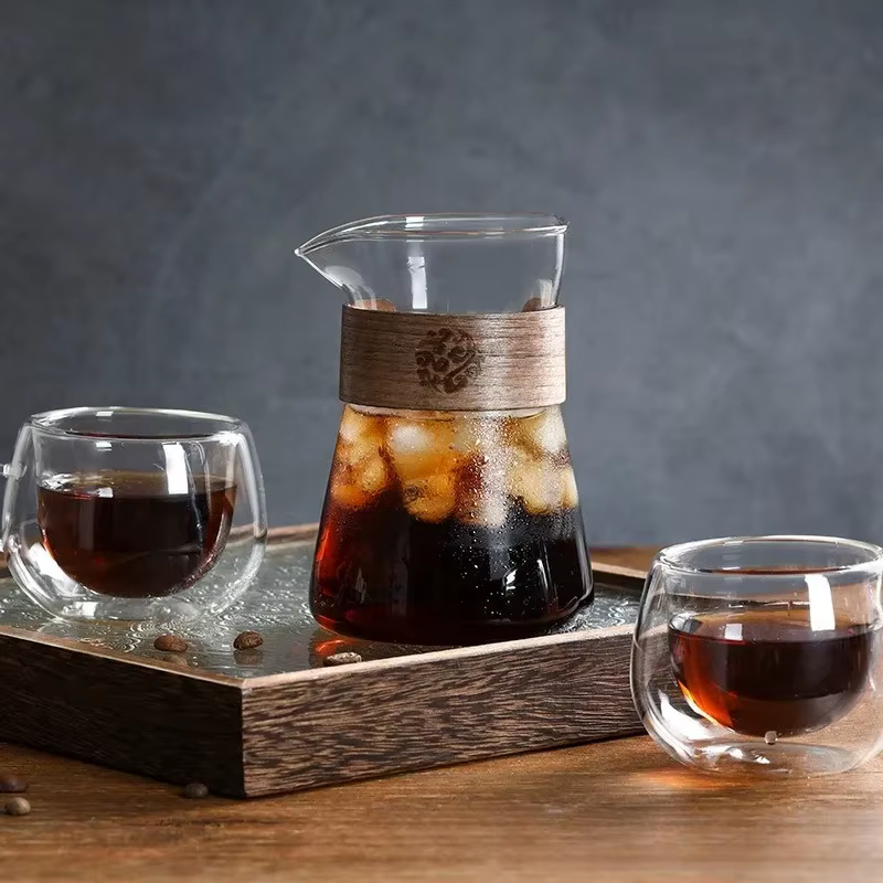Carafe à café en verre avec couche en bois résistante à la chaleur