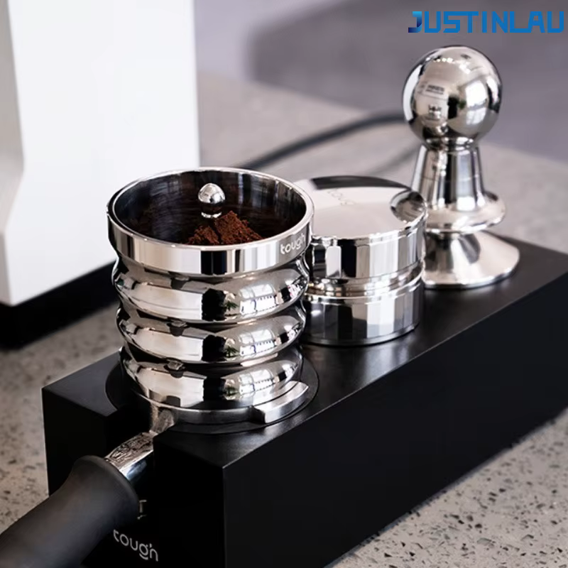 JUSTINLAU Ensemble Tamper et Tasse de Dosage Café 58mm en Acier Inoxydable