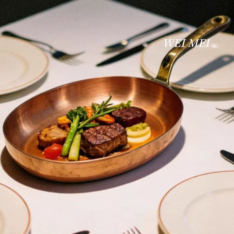 Poêle à steak elliptique vintage en cuivre artisanal