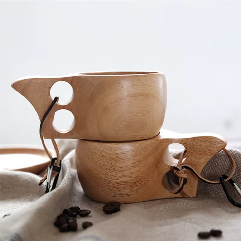 Tasse à café nordique en bois faite à la main