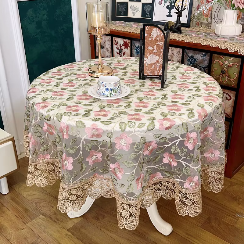 Nouvelle nappe en dentelle