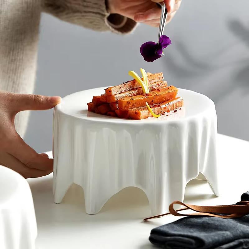 Assiette blanche ronde occidentale