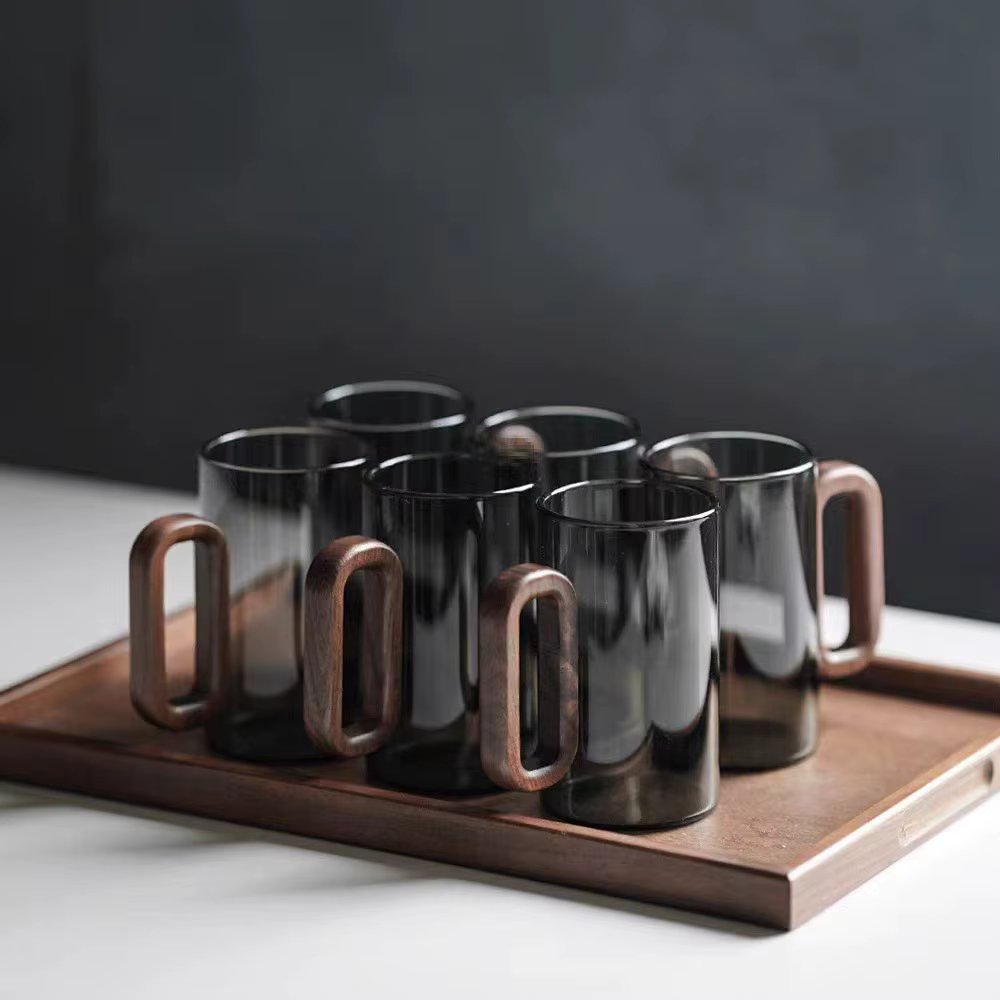 Tasse monocouche en verre et bois