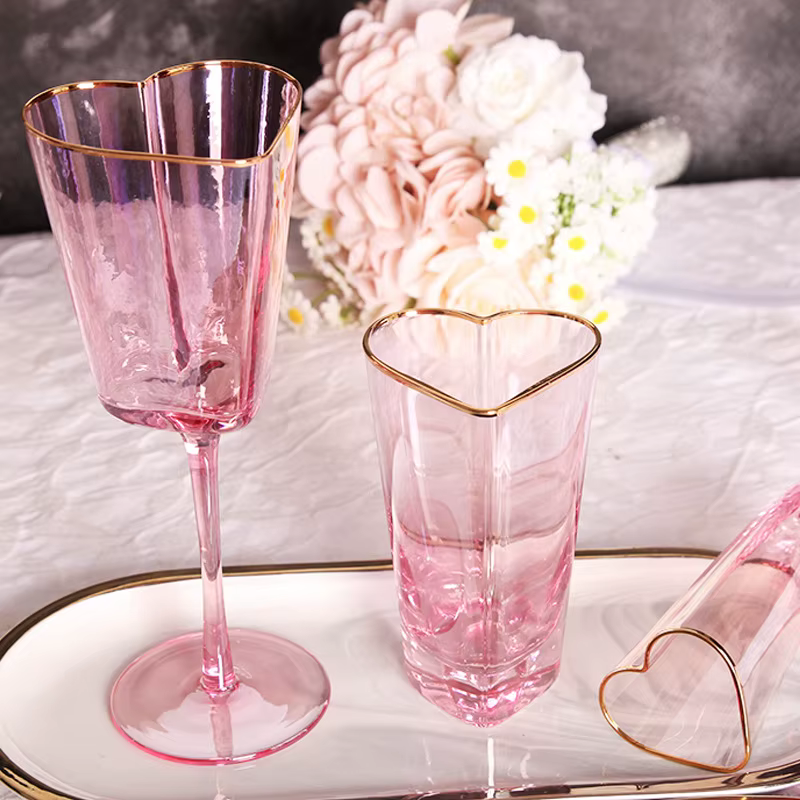 Verres à vin rouge Phnom Penh rose martelé européen