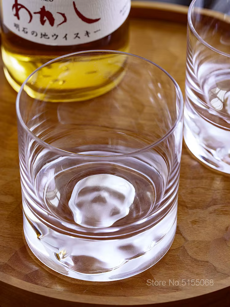 Verre de dégustation de whisky en forme de crâne