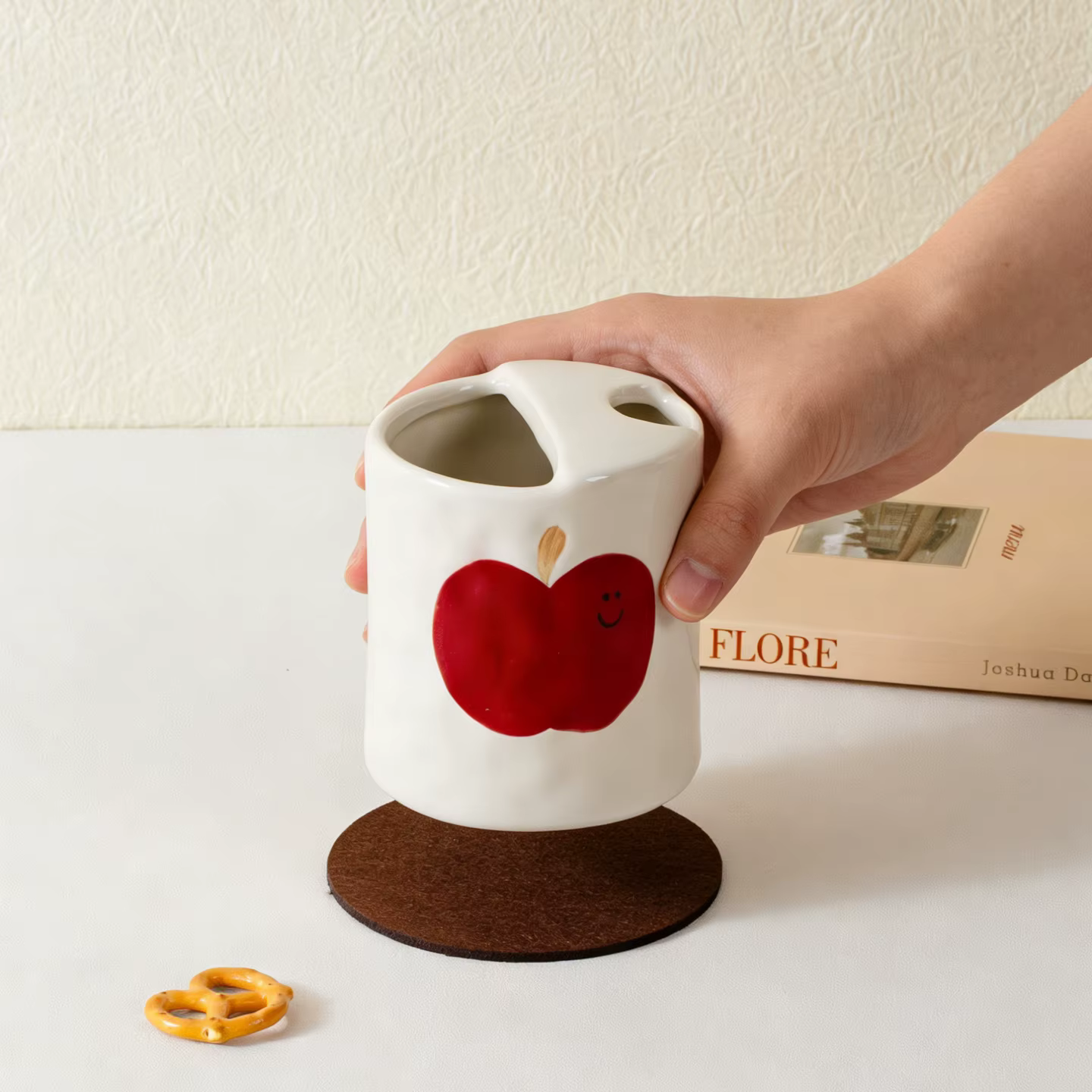 Tasse à café en céramique créative à rayures motif pomme