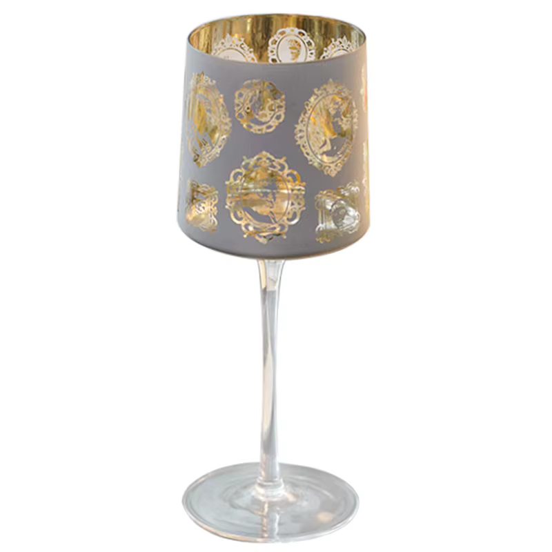 Verre à vin rouge et blanc élégant à tige haute