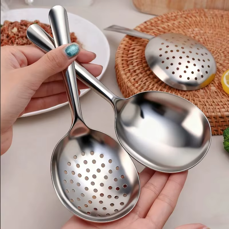 Louche en acier inoxydable pour servir la soupe