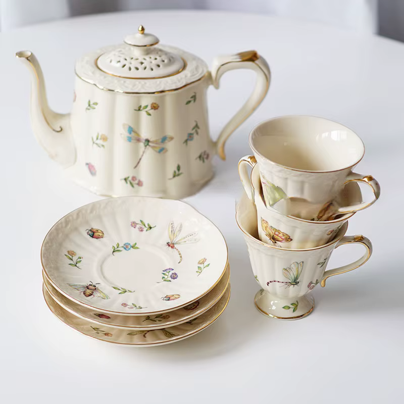 Ensemble tasse à café et plat en céramique