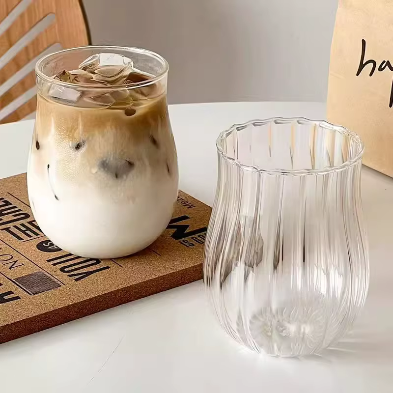 Tasse à café en verre transparent en forme de tulipe