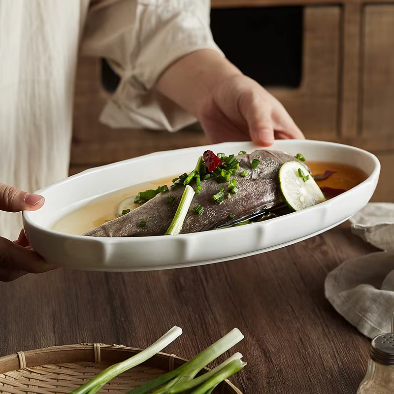 Grand plat en céramique japonais pour la cuisson