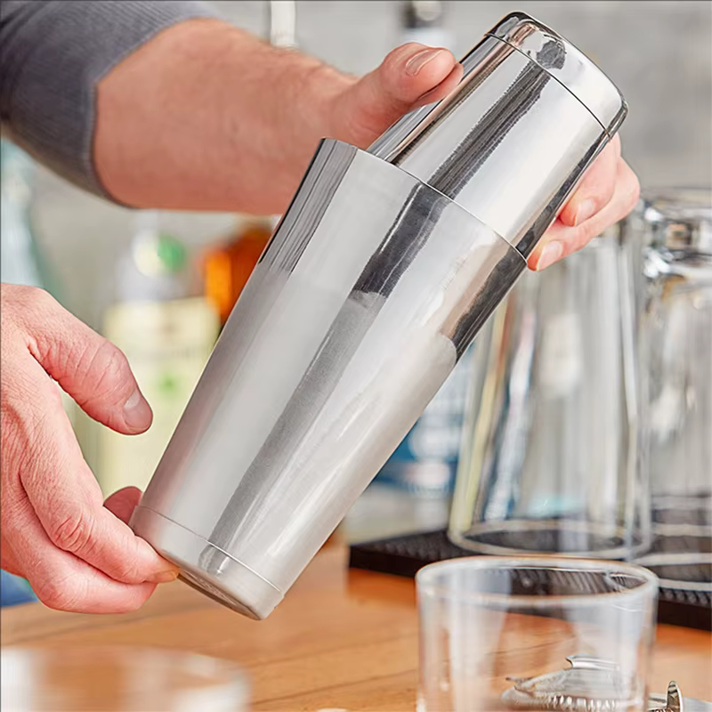 Shaker à cocktails avec mélangeur en acier inoxydable 750/550 ml