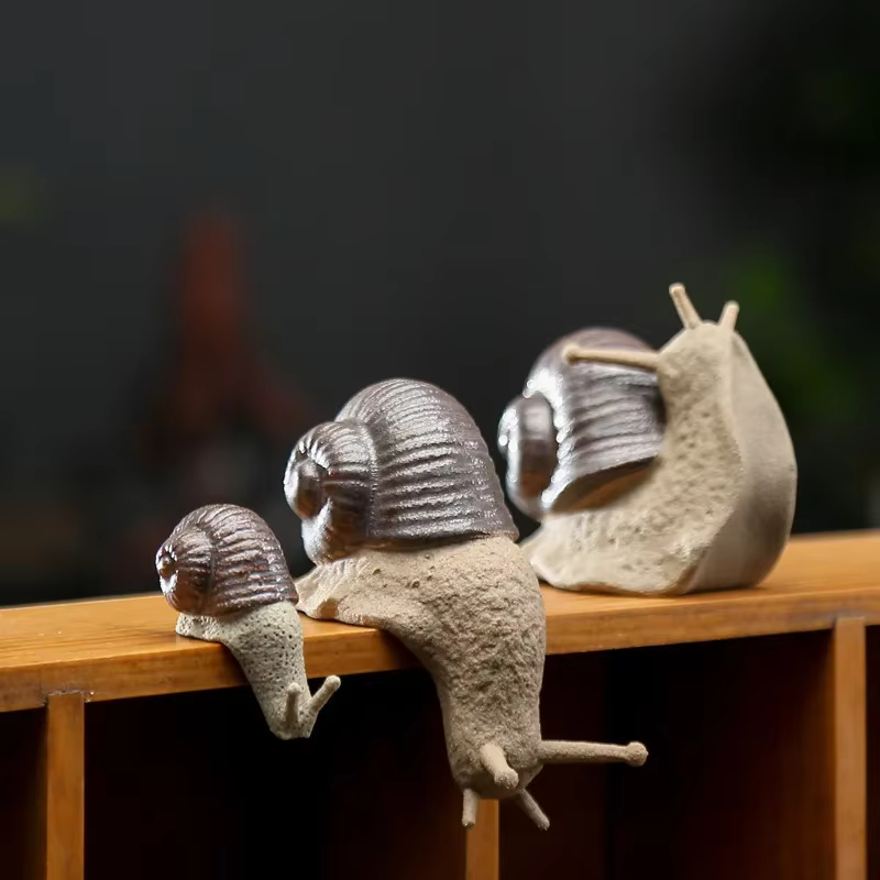 Petit escargot en céramique T