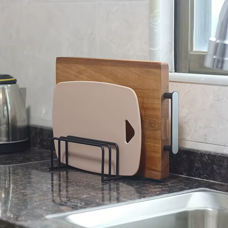 Étagère de cuisine pour planches à découper et moules à pâtisserie
