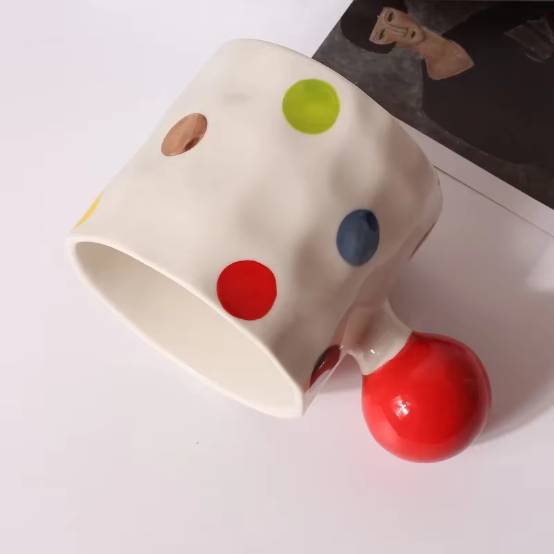Tasse à café en forme de cœur en céramique fine