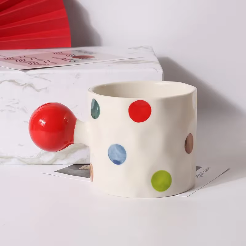 Tasse à café en forme de cœur en céramique fine