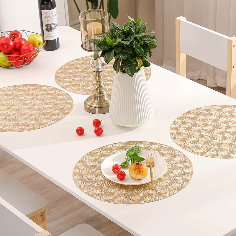 Tapis de Table à fleurs dorées