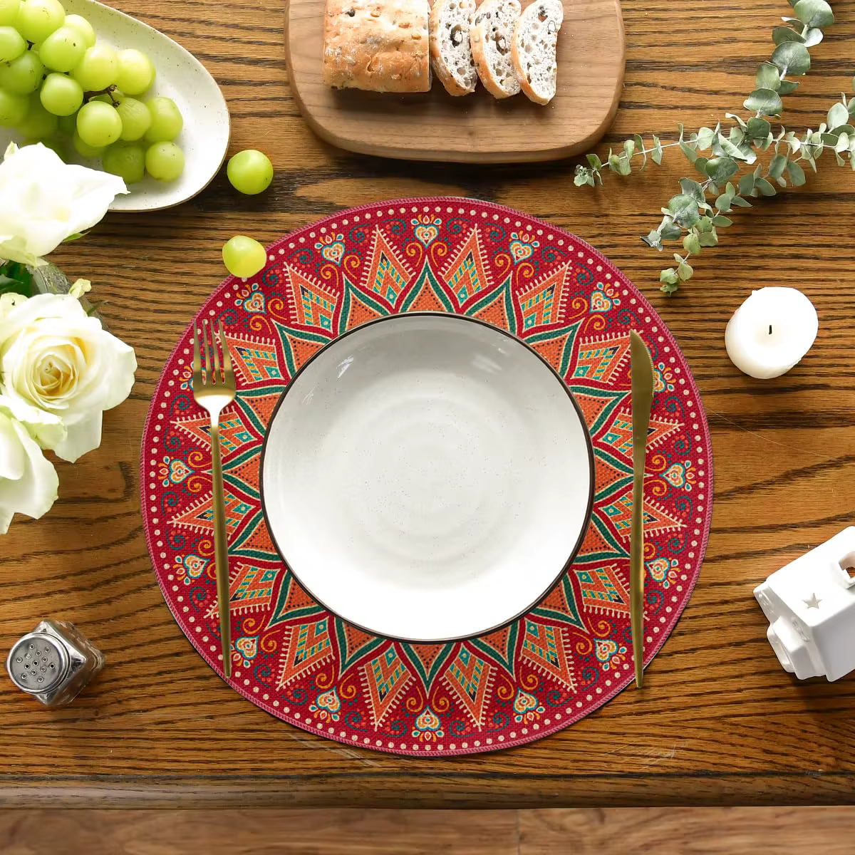 Ensemble de 4 sets de table ronds Mandala rouge, tapis de table de ferme de printemps saisonnier pour la décoration de salle à manger de cuisine de fête