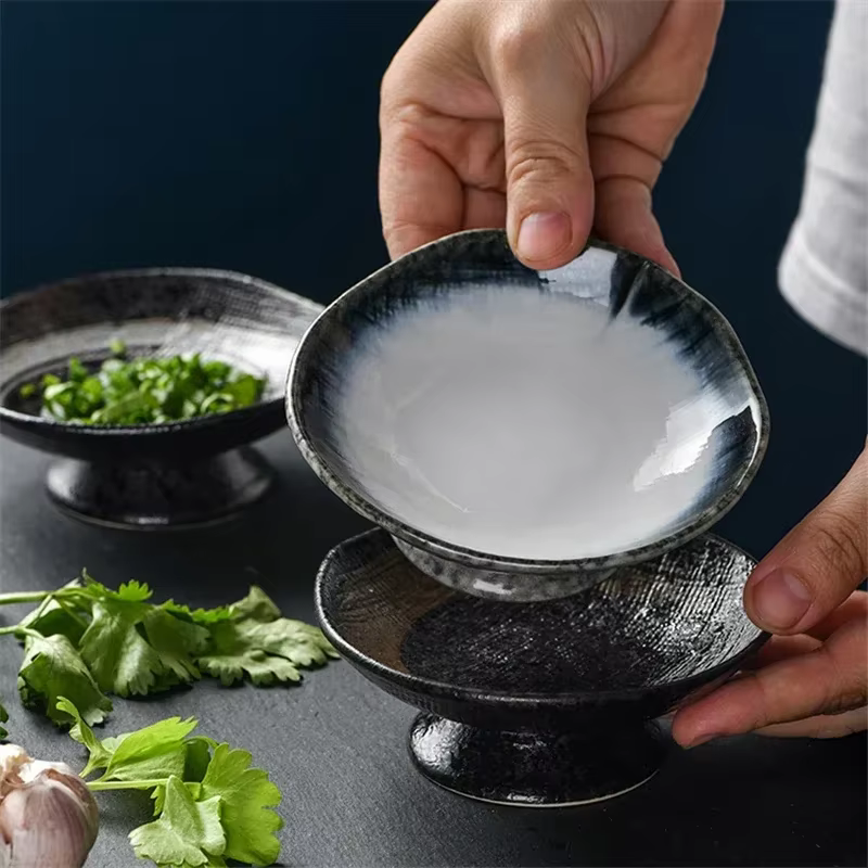 Assiette japonaise créative en céramique avec pieds hauts
