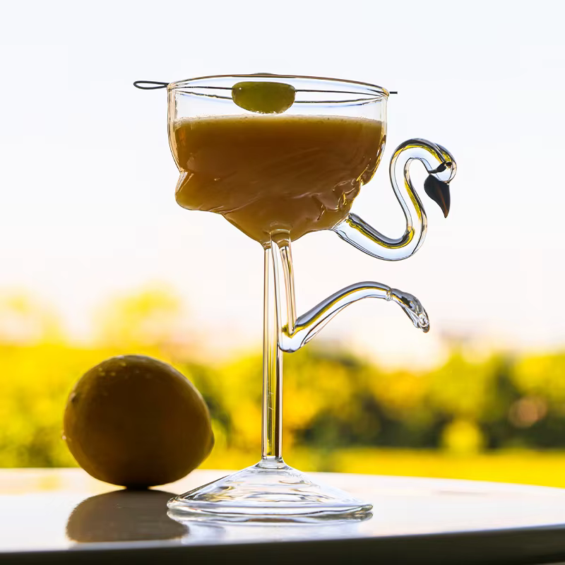 Verre à vin en forme de flamant rose