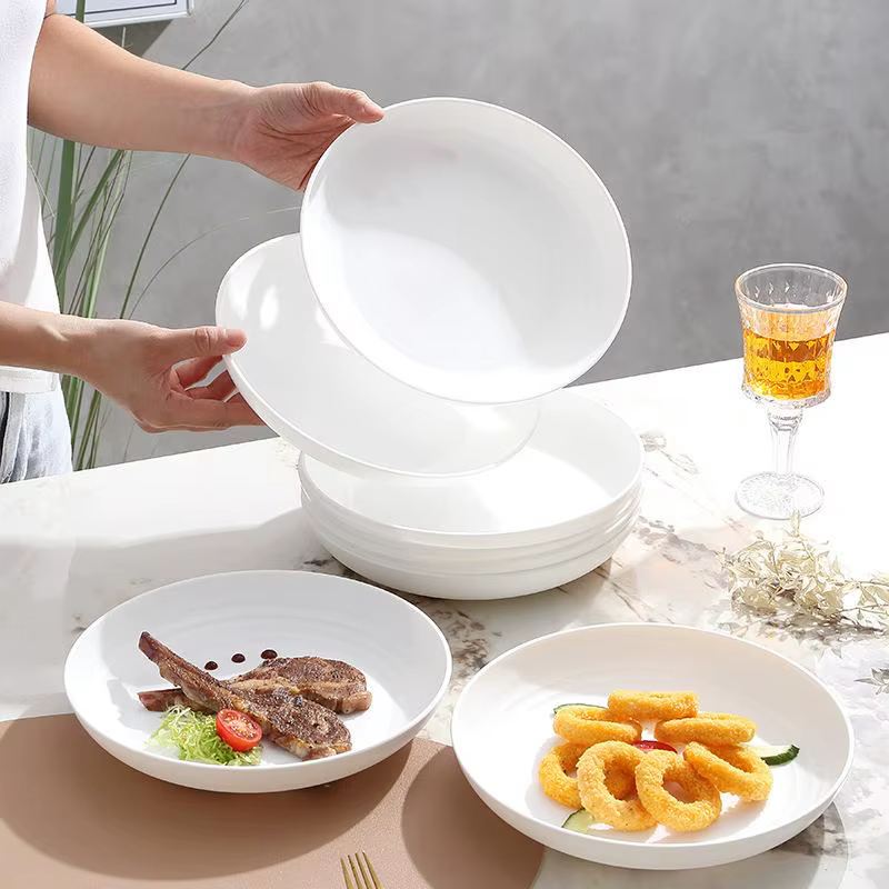 Ensemble de vaisselle de pique-nique réutilisable en plastique pour 4 personnes