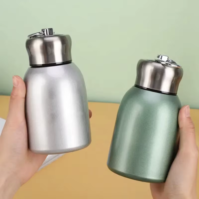 Tasse de voyage isolée en acier inoxydable