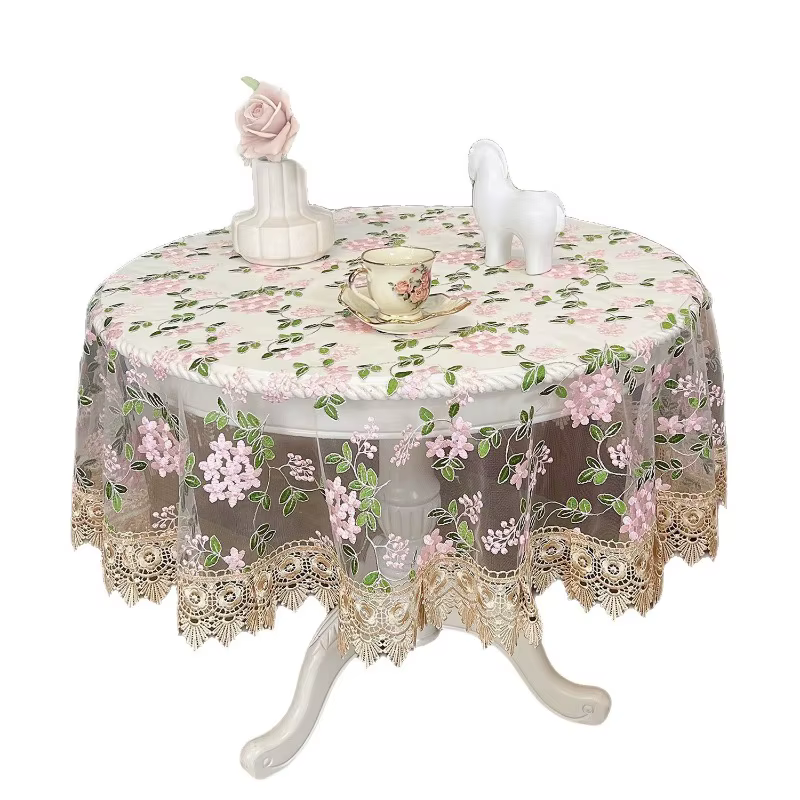 Nouvelle nappe en dentelle