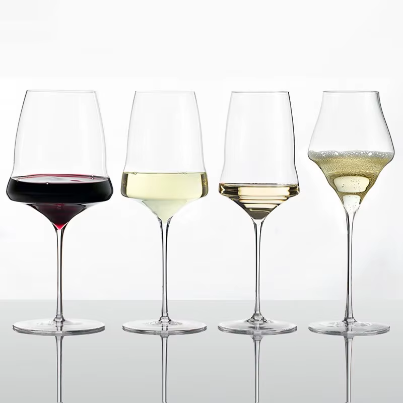 Gobelet en verre cristal ultra-fin fait à la main